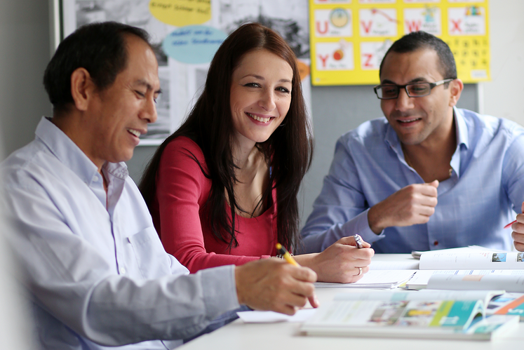 ÖIF Vorbereitung Lernende bei ihrer Prüfungsvorbereitung.